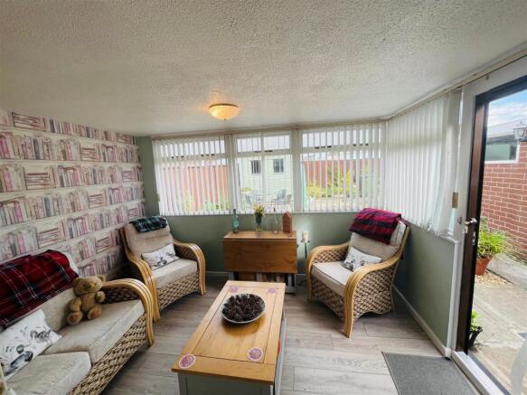 12lansdowngarden.jpg