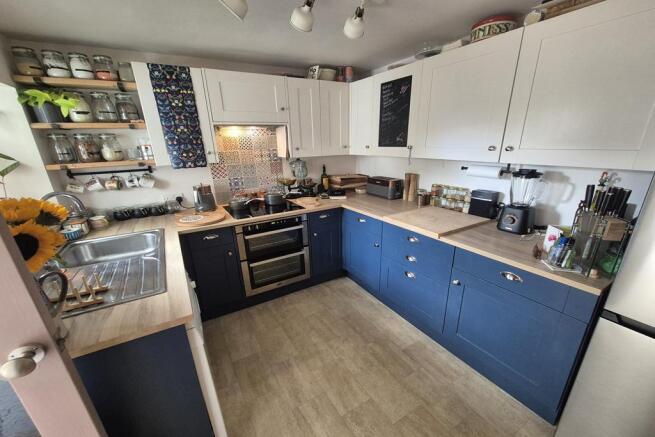 South Street, Crewkerne, TA18 photo 4