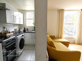 Flat 4, Flats Above Ground Floor Commercial Units, Caledonian Road, London N1 1BB