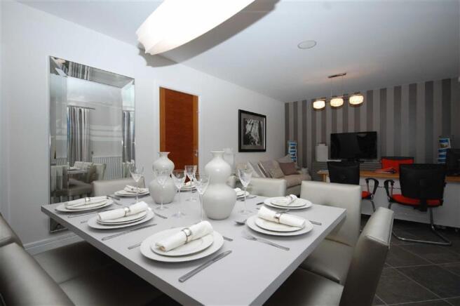 Family/Dining Area S