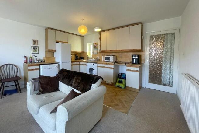 2 bed Flat for sale Image 4