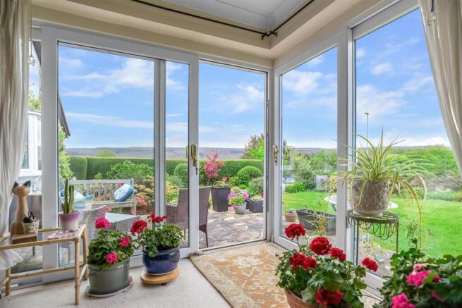 4 bed Detached for sale Image 8