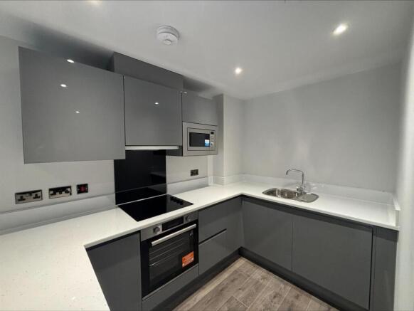 Kitchen 2.jpeg