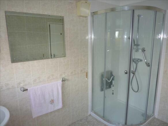 SHOWER ROOM