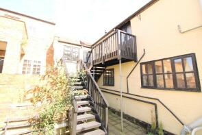 16a, Newlands, Daventry NN11 4DU