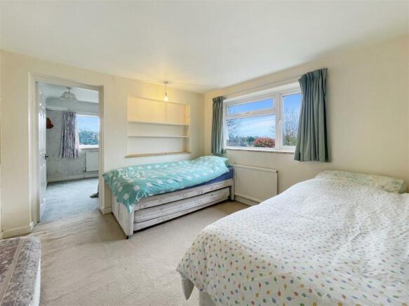 Bed3.jpg