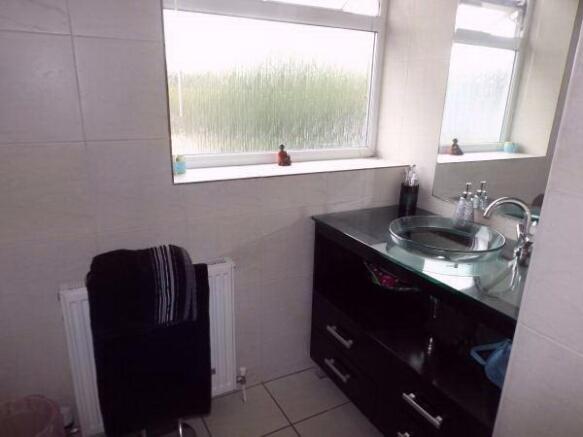 Refitted En-Suite