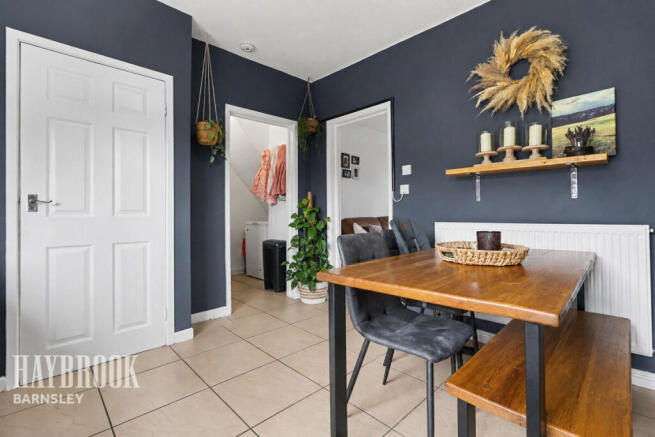 3 bed Semi-Detached for sale Image 8