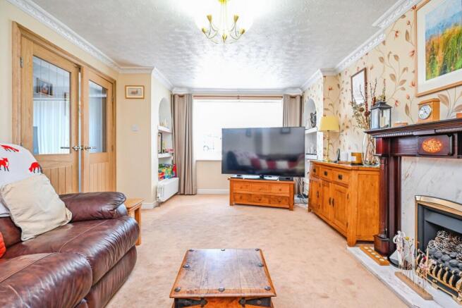 4 bed Detached for sale Image 11