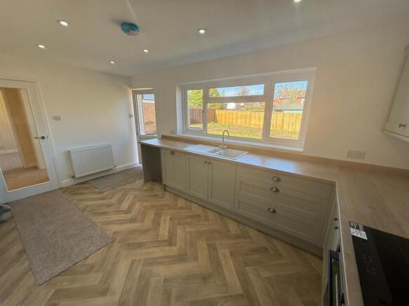3 bed Detached Bungalow for sale Image 4