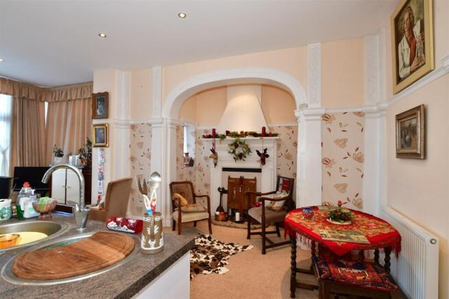 Lounge/ Kitchen/ Dining Area