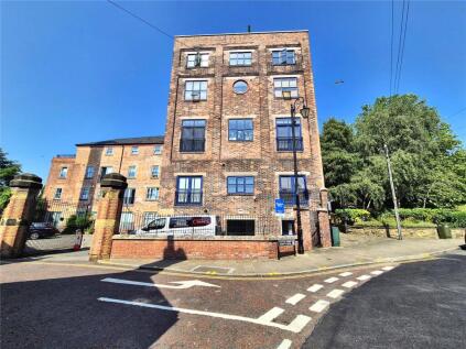 Tuttle Street, Wrexham, LL13