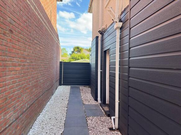 IMG-20260420-WA00...