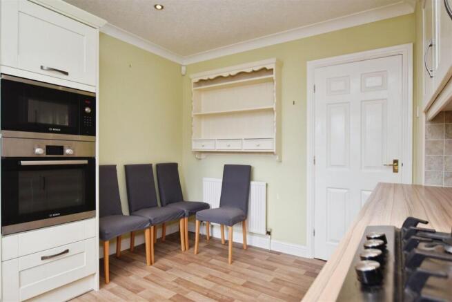 3 bed Detached Bungalow for sale Image 11