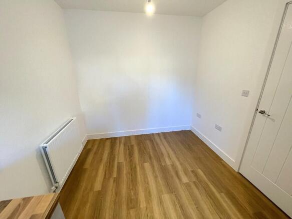 3 bed Semi-Detached to rent Image 6