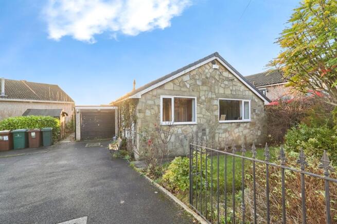 2 bed Detached Bungalow for sale Image 4