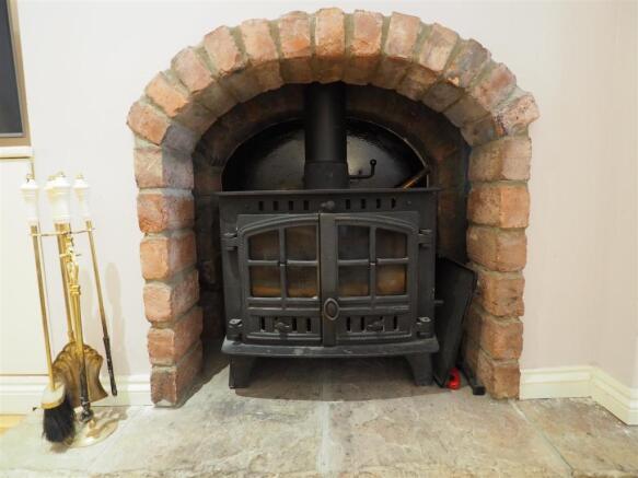 Log Burner 857