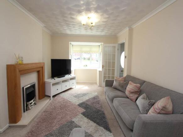 Living Room (2)