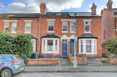43 The Hill Avenue, Battenhall, Worcester. WR5 2AW