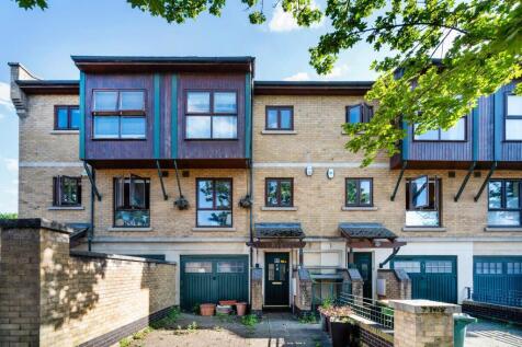 Hanover Avenue, London, E16