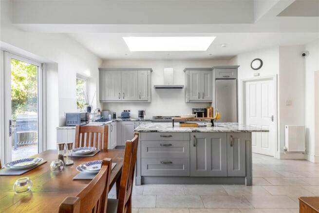 Kitchen/Dining Room