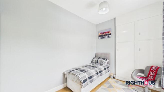 3 bed Terraced for sale Image 10