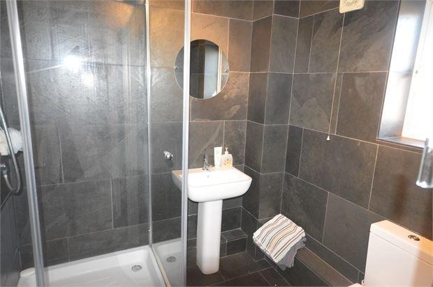 Main En-suite