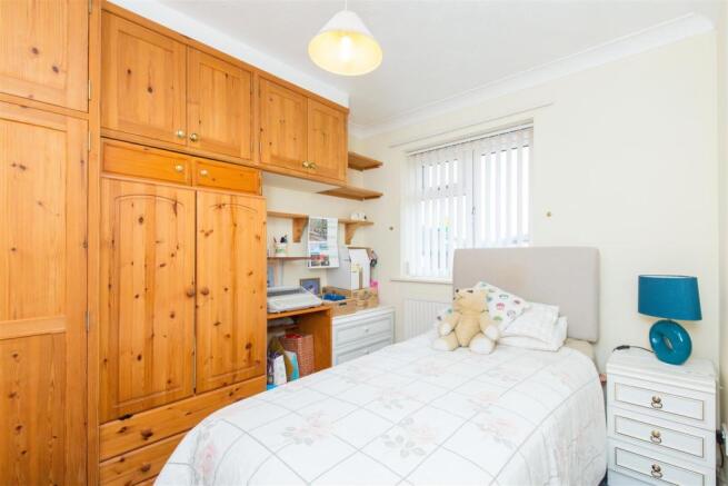 4 Markland Way16.jpg