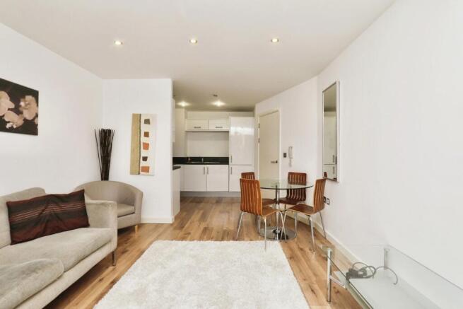 1 bed Flat for sale Image 4