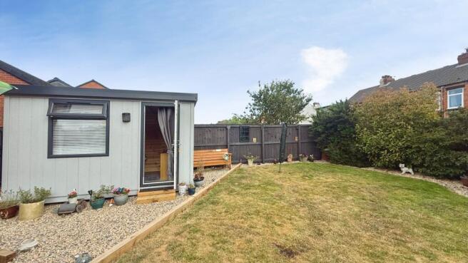2 bed Town House for sale Image 11
