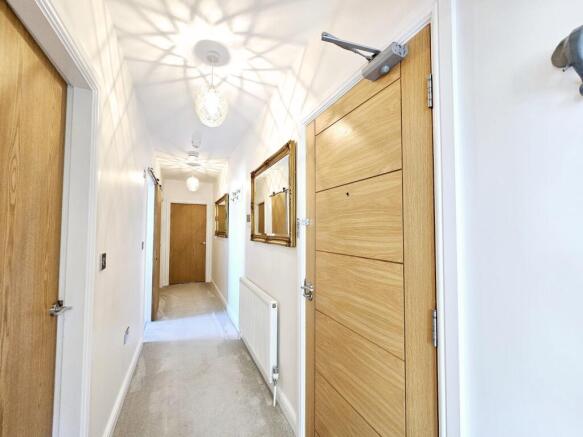 2 bed Flat for sale Image 5