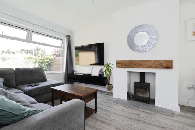 2 bed Semi-Detached Bungalow for sale Image 4