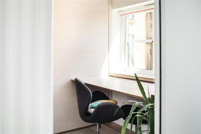 Bedroom 2/Study