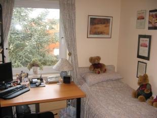 Bedroom2
