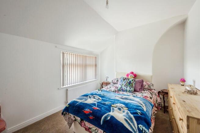 3 bed Terraced for sale Image 9