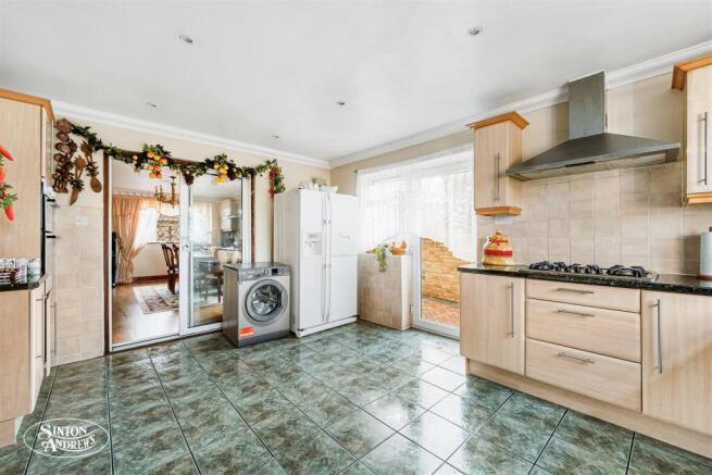 Woodview House the Fairway-10.jpg