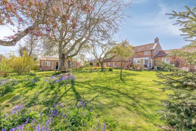 Beautifully Presented Georgian Cottage in Croxton photo 4