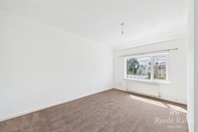 3 bed Semi-Detached to rent Image 5