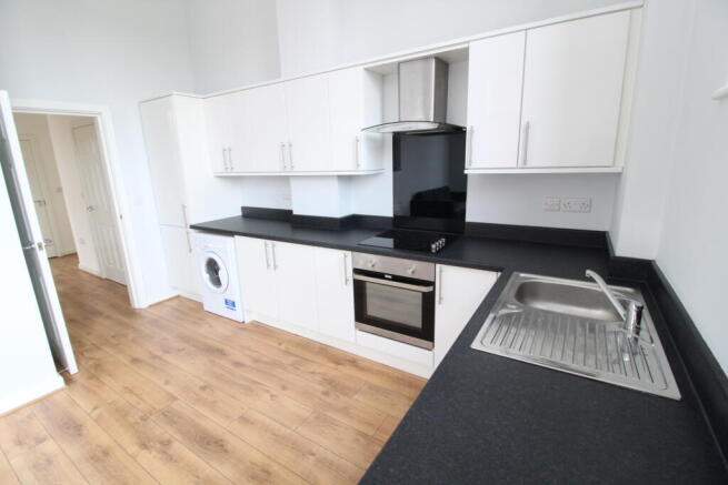 2 bed Apartment to rent Image 6