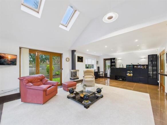 Living/Dining Area