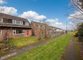 30, Ribblesdale, Bristol BS35 2DW