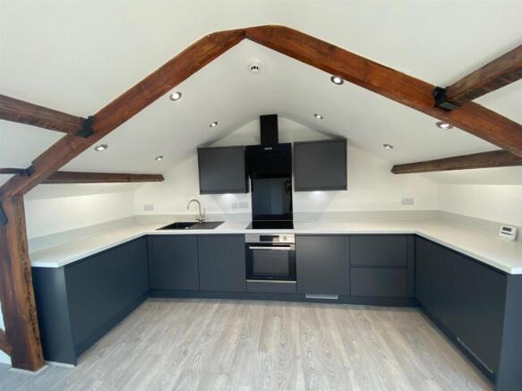 KITCHEN 1.jpg