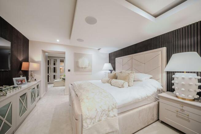 3 bed Flat to rent Image 5