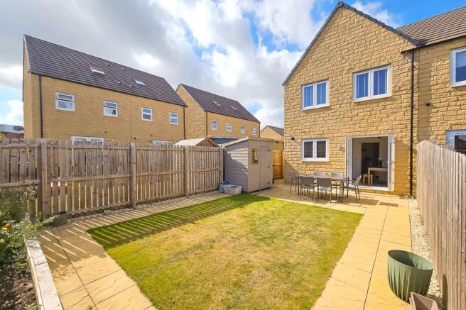 2 bed Semi-Detached to rent Image 4