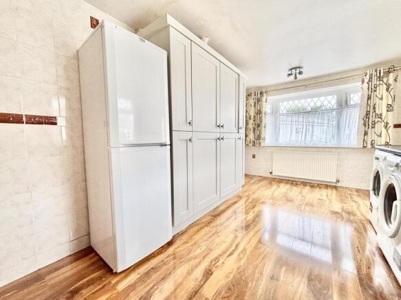 2 bed Park Home for sale Image 5
