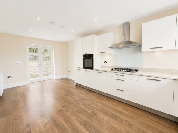 4 bed Semi-Detached for sale Image 6