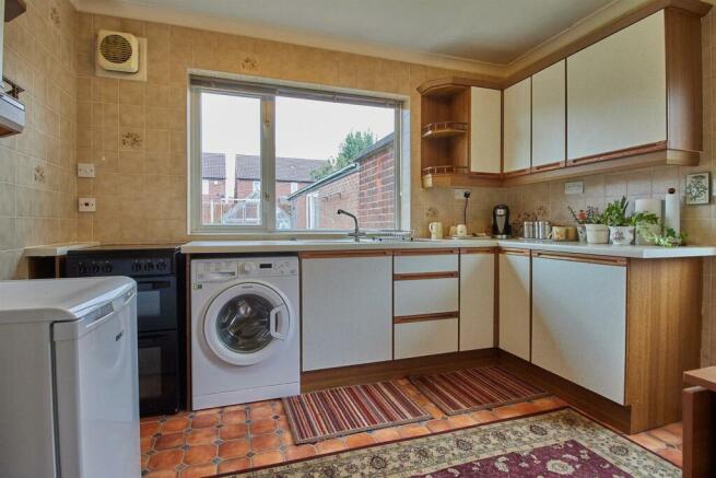 BREAKFAST KITCHEN TO REAR