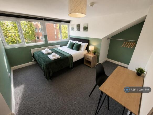 6 bed Terraced to rent Image 8