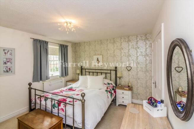 Bedroom 1 image 3