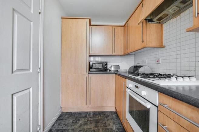 258062_34046217_I...